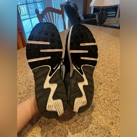 Women’s Nike Air Max Excee Sneakers - Picture 5 of 5